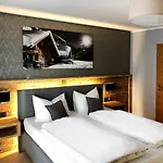 Bergzeit Шале *